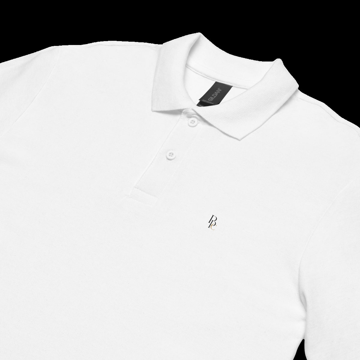 Manche courte et couture d’épaule d’un polo blanc, gros plan