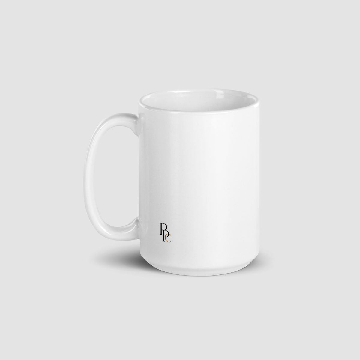 Mug blanc anse à gauche, éclairage de studio uniforme